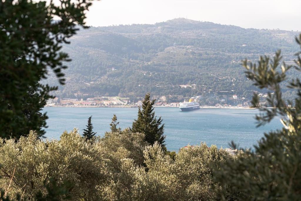 Beautiful Cottage Over-Viewing Samos Bay. Samos Town Esterno foto