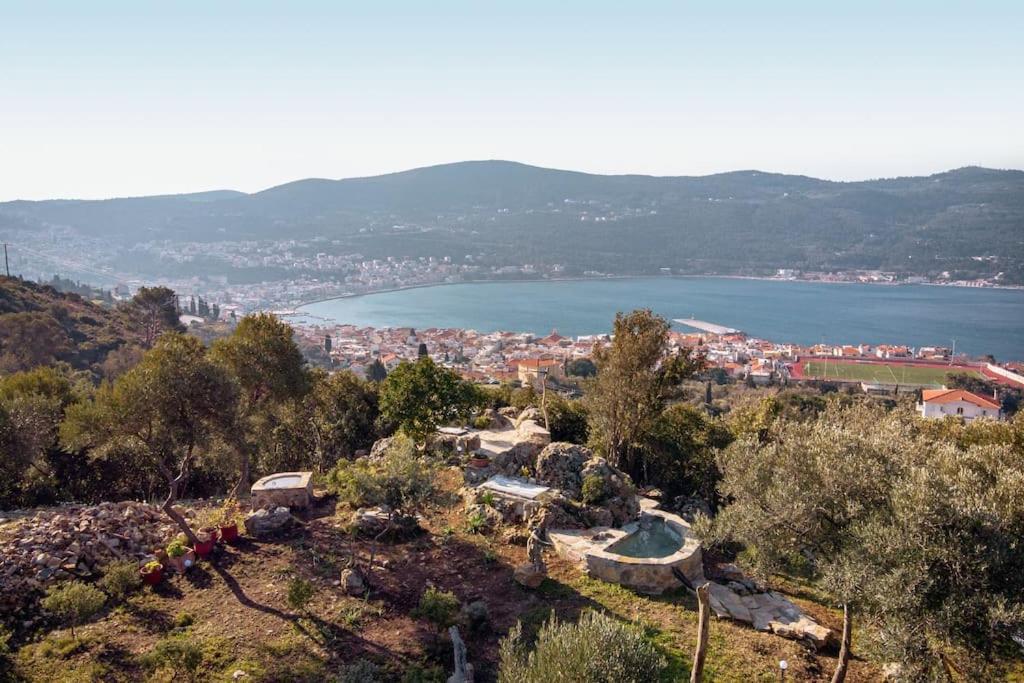 Beautiful Cottage Over-Viewing Samos Bay. Samos Town Esterno foto