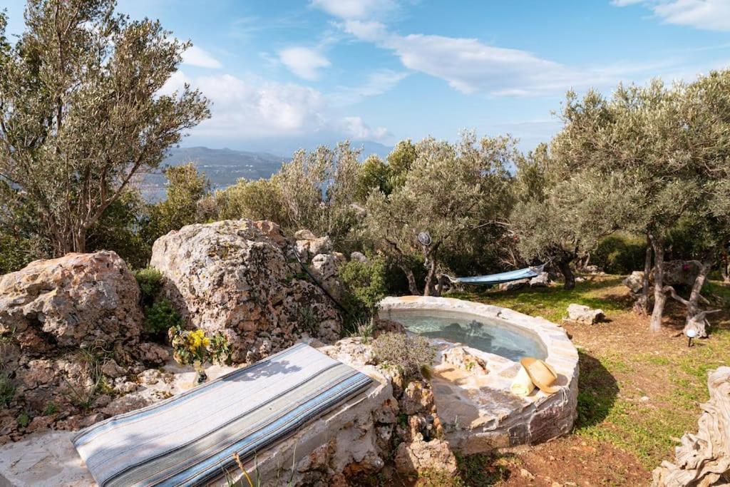 Beautiful Cottage Over-Viewing Samos Bay. Samos Town Esterno foto