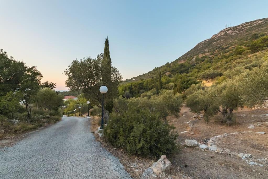 Beautiful Cottage Over-Viewing Samos Bay. Samos Town Esterno foto