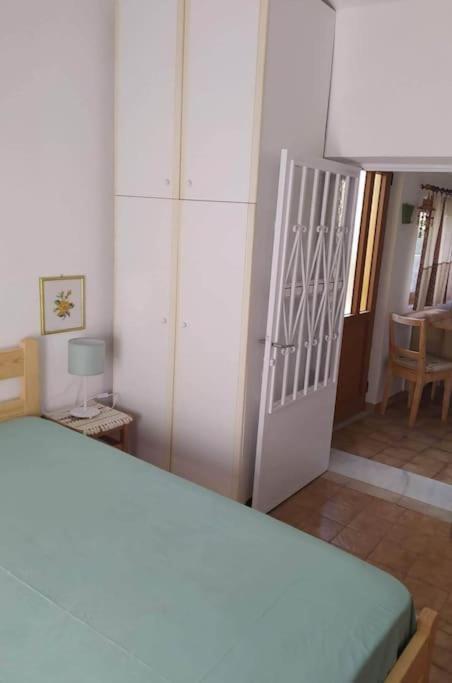 Beautiful Cottage Over-Viewing Samos Bay. Samos Town Esterno foto