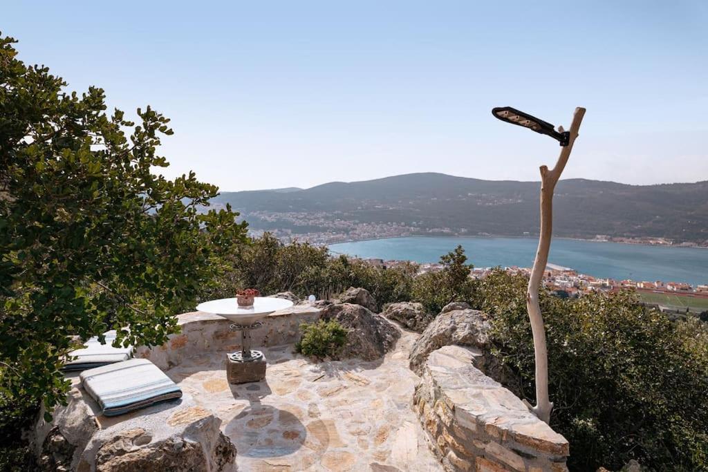 Beautiful Cottage Over-Viewing Samos Bay. Samos Town Esterno foto